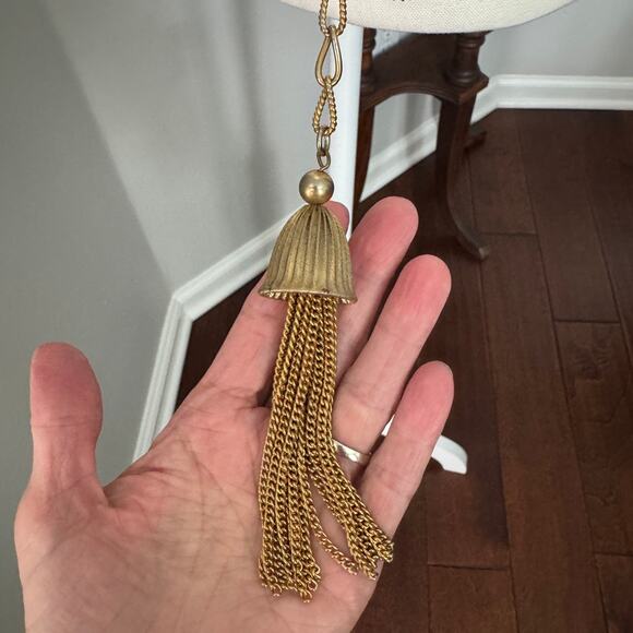 Vintage 70s WHITING & DAVIS Tassel Belt Size Small Gold-tone Metal Mesh - Picture 11 of 11